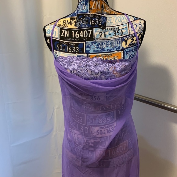 Lavender Chiffon and Lace w/straps crossed in back - Picture 4 of 7